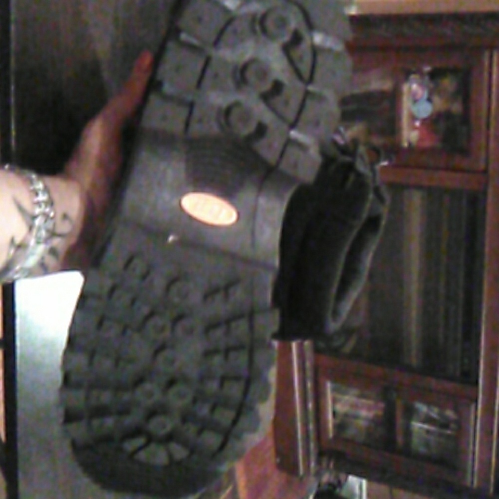 Shoes - Picture 6 of 7